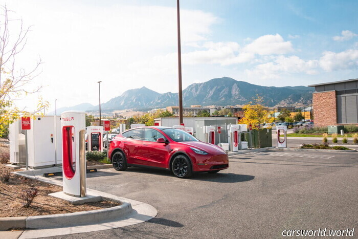 В Массачусетсе Подожгли Нагнетатели Tesla, Что вызвало Тревогу Из-За Поджогов | Carscoops